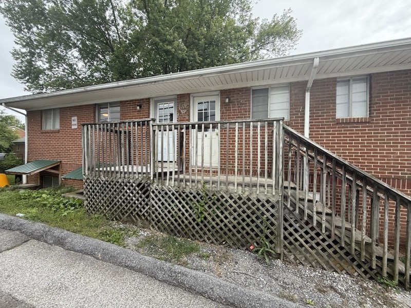 105 C Wilson Ave