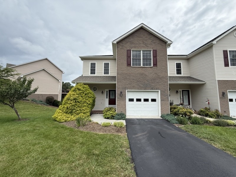 2677 Blossom Trail East