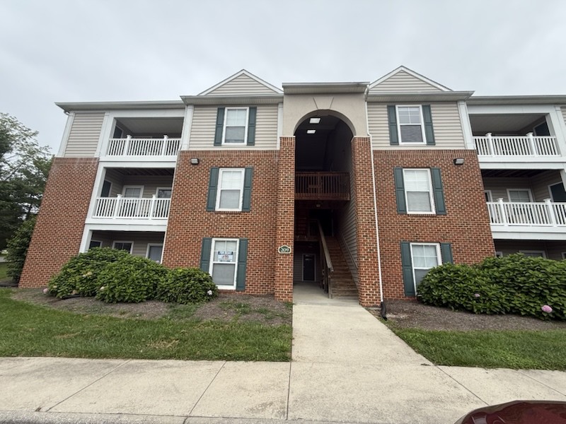 209 South Knollwood Dr. #1101